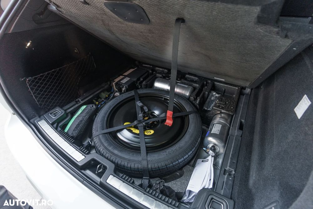 Volvo XC 60 B4 MHEV R-Design - 24