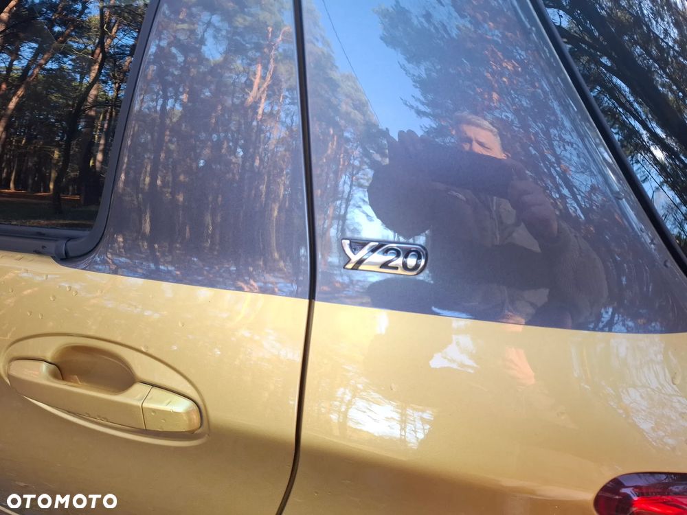 Toyota Yaris Hybrid 100 20th Anniversary - 8