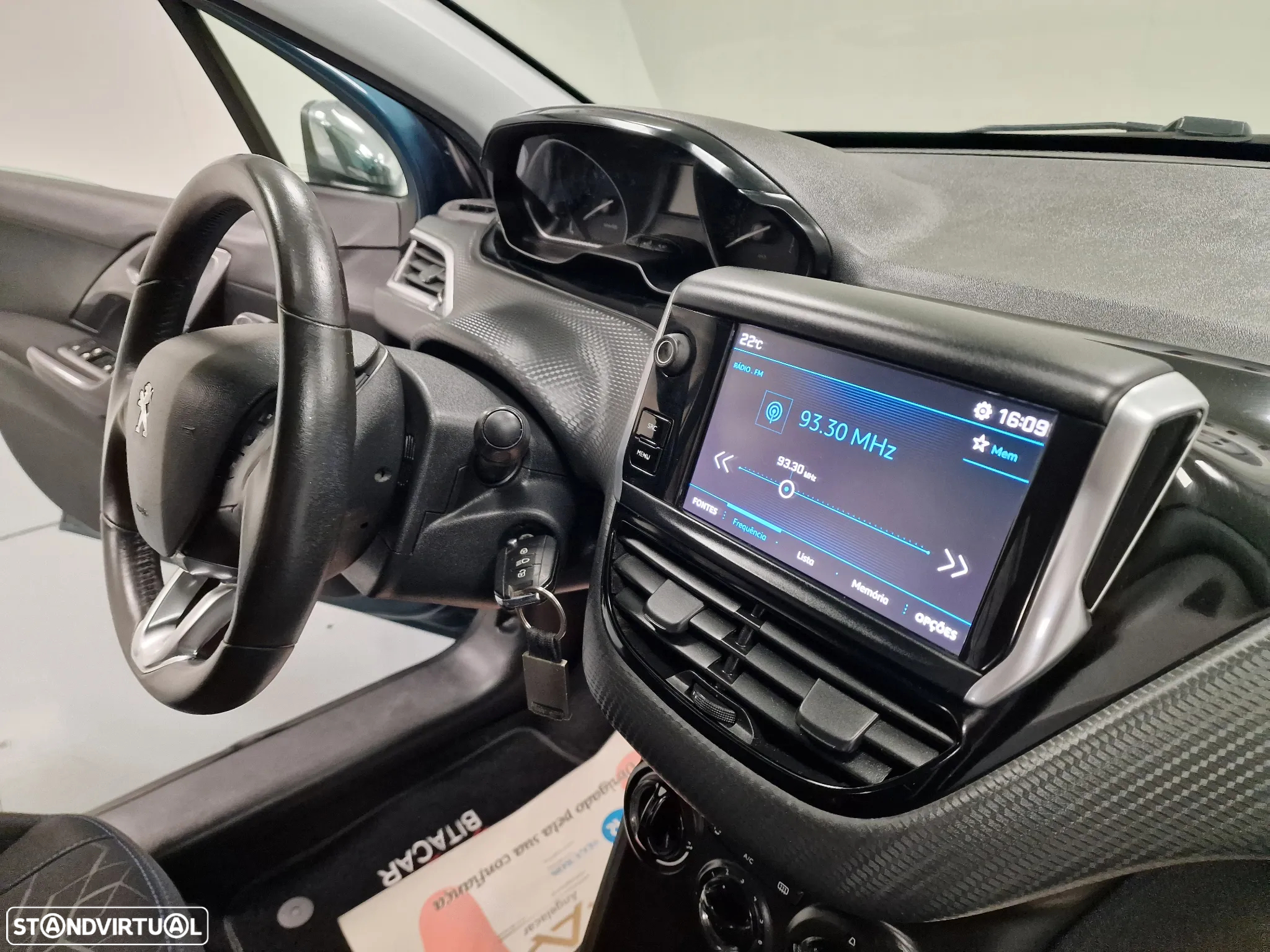 Peugeot 2008 1.2 PureTech Style - 47