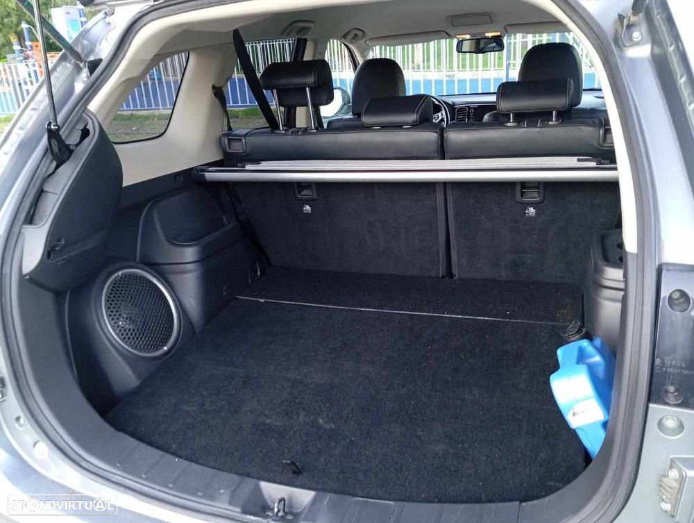 Mitsubishi Outlander - 7