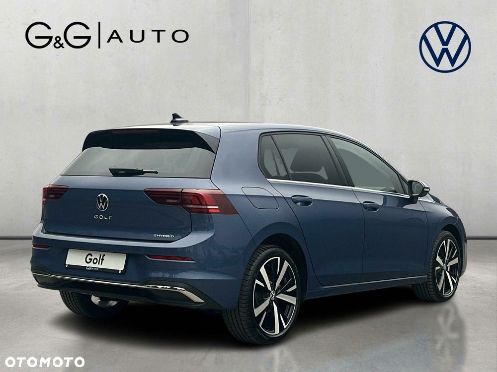 Volkswagen Golf - 6