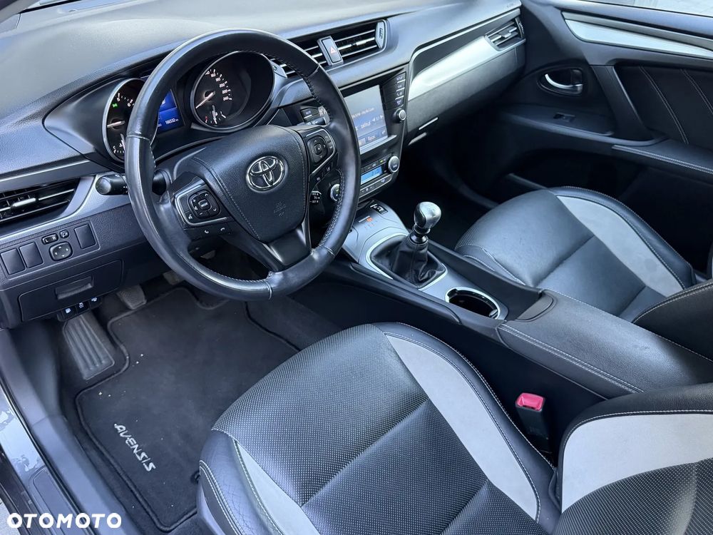 Toyota Avensis 1.8 Premium - 31