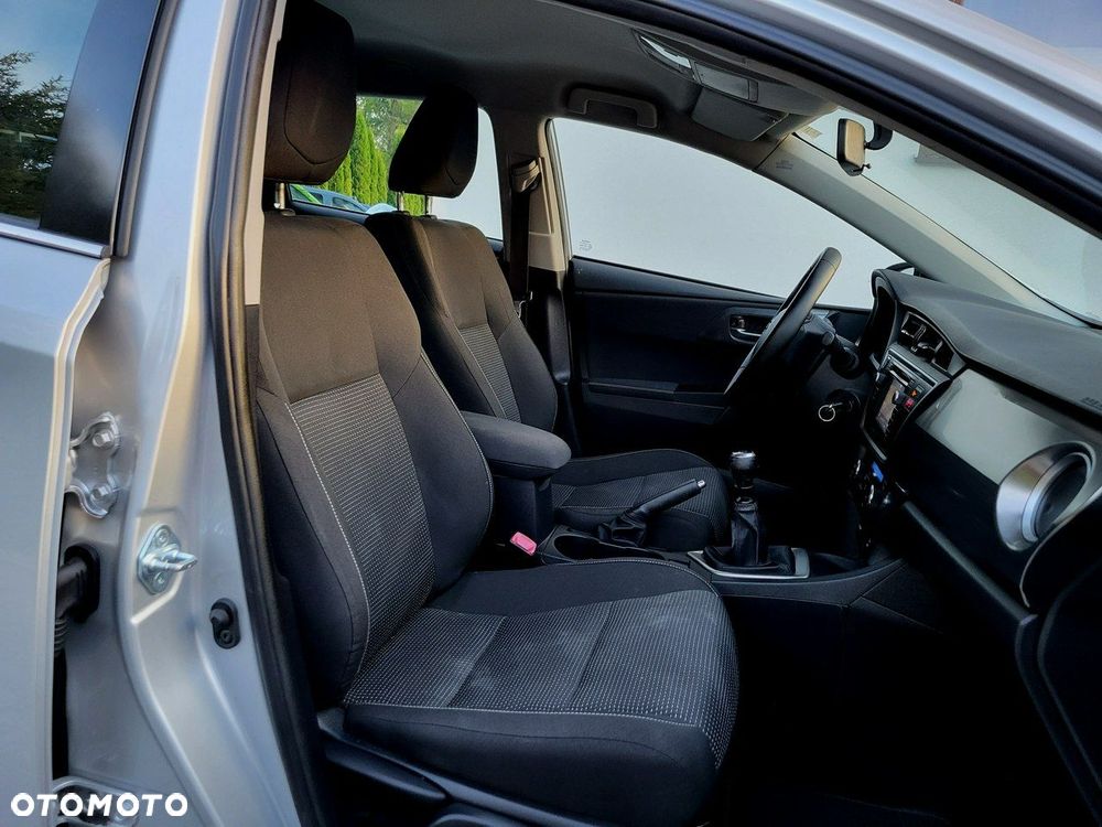 Toyota Auris - 14