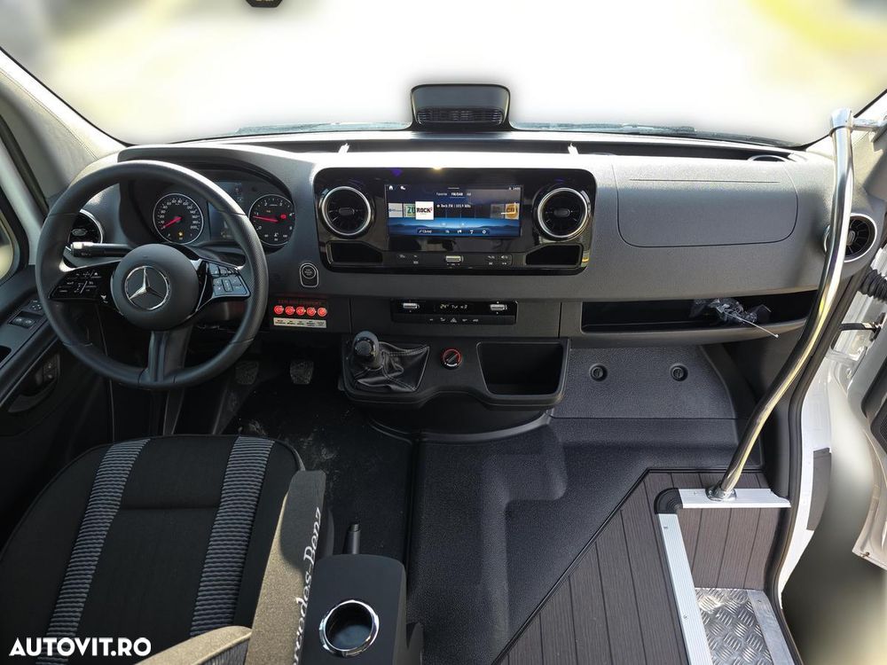 Mercedes-Benz Sprinter 517 - 18