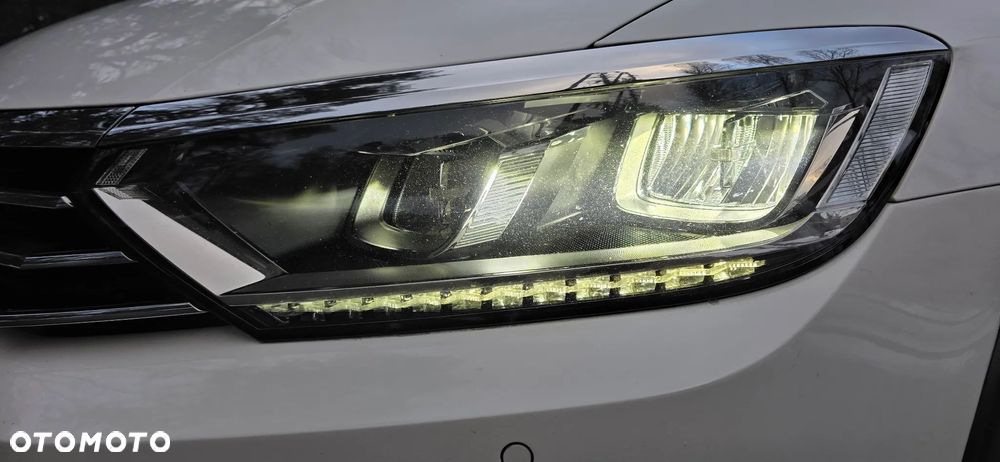 Volkswagen Passat Alltrack 2.0 TDI SCR DSG 4Motion - 8