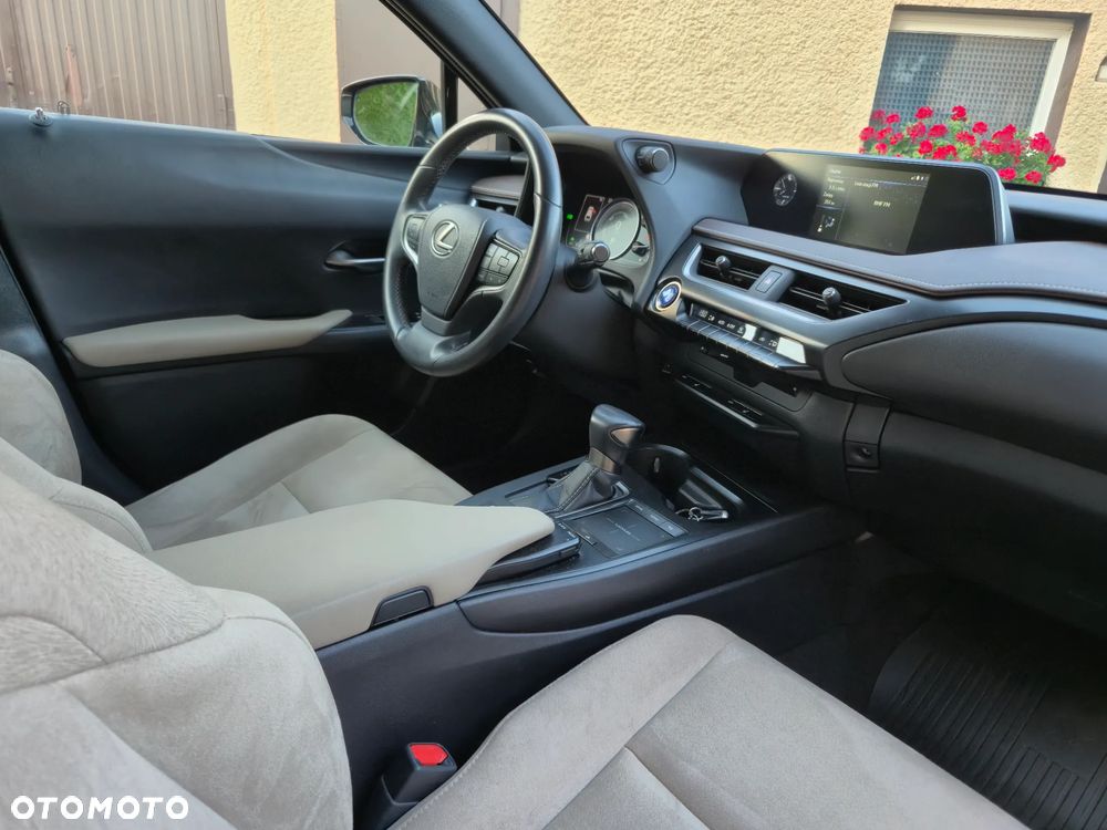 Lexus UX 250h Prestige AWD - 7