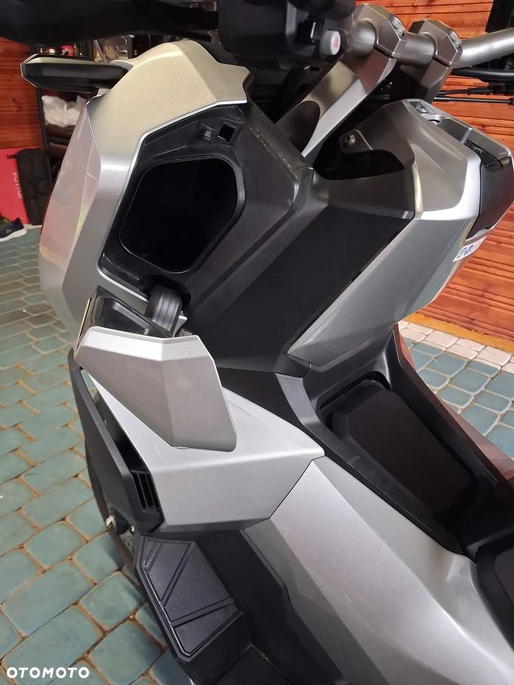 Honda ADV350 - 27