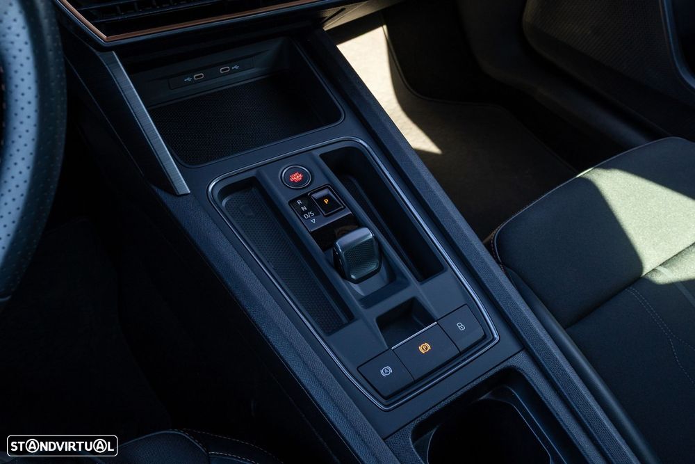 Cupra Leon 1.4 e-Hybrid MID DSG - 17