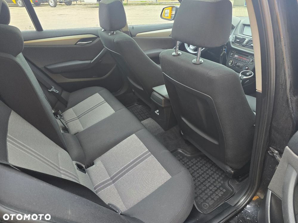 BMW X1 sDrive18d xLine - 13