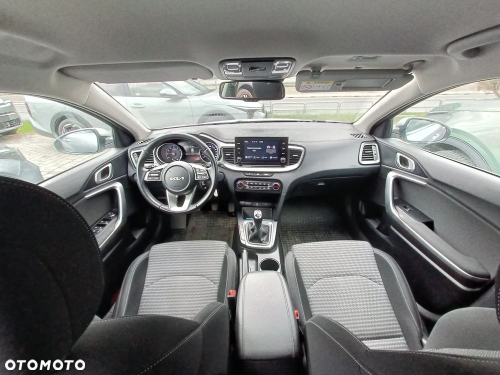 Kia Ceed 1.5 T-GDI M - 14