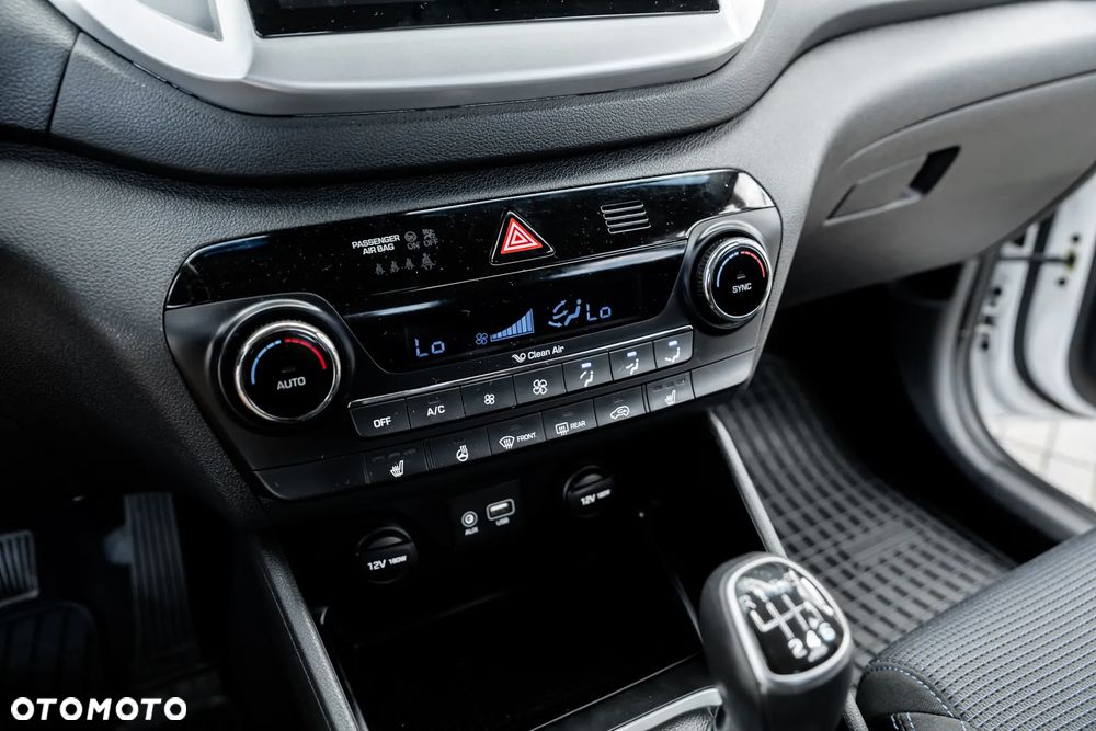 Hyundai Tucson 1.7 CRDI BlueDrive Style 2WD - 34