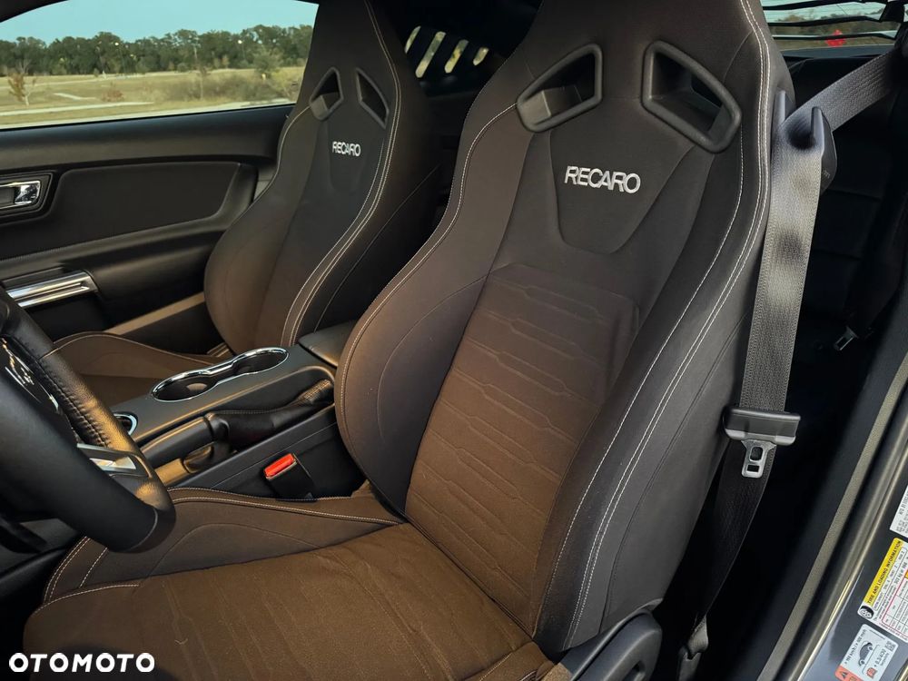 Ford Mustang 5.0 V8 GT - 23