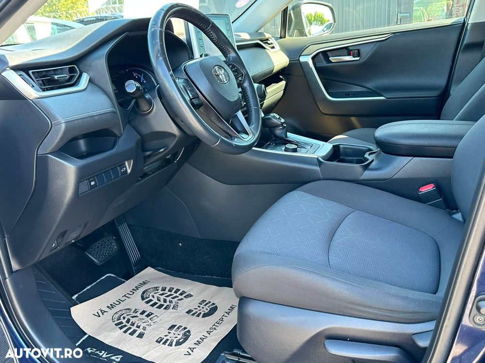 Toyota RAV4 - 8