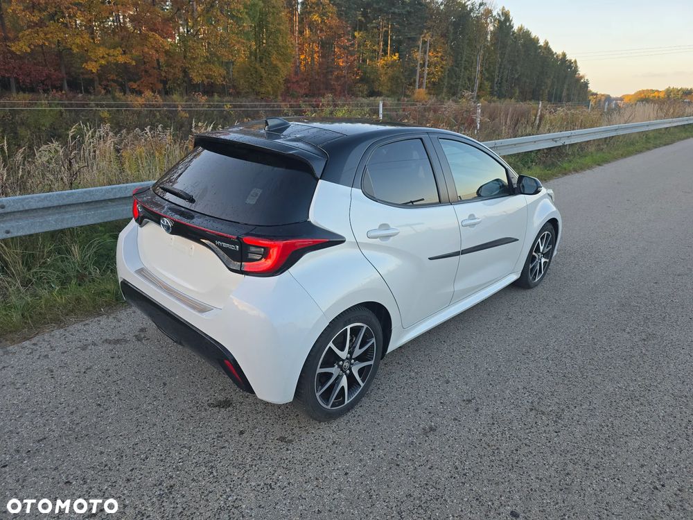 Toyota Yaris Hybrid 1.5 Executive - 11
