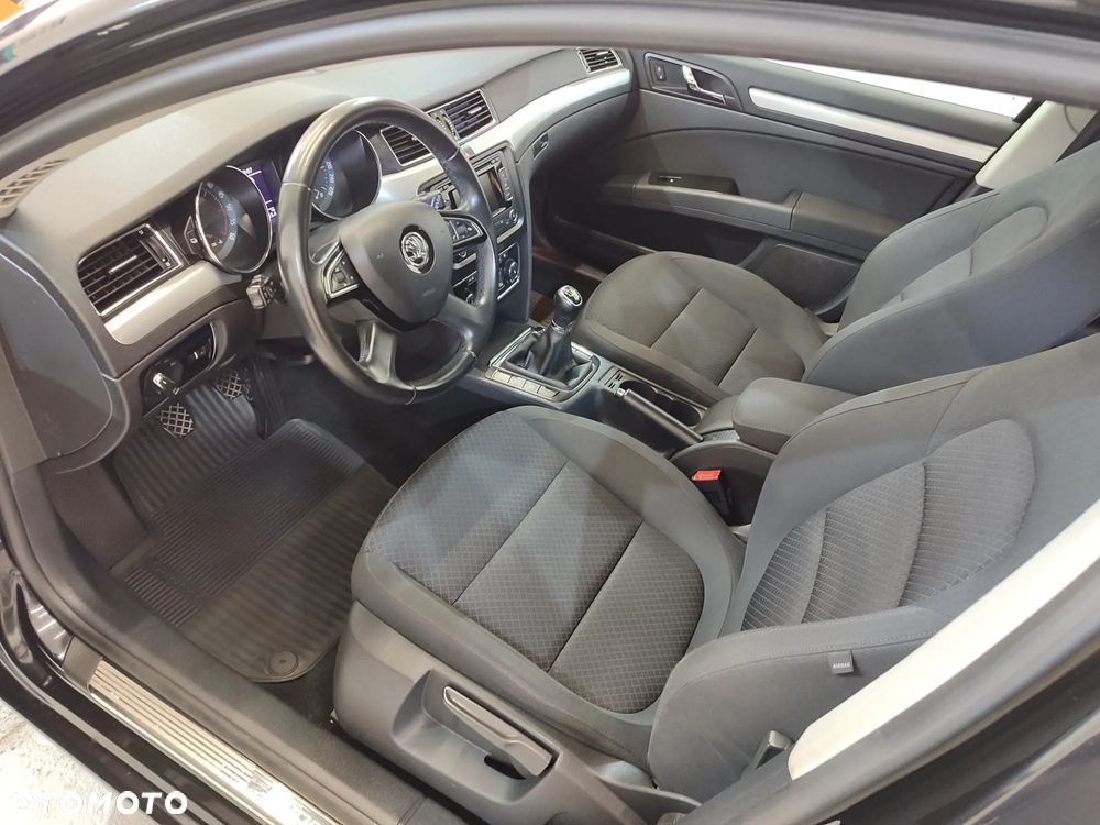 Skoda Superb 2.0 TDI Elegance - 22