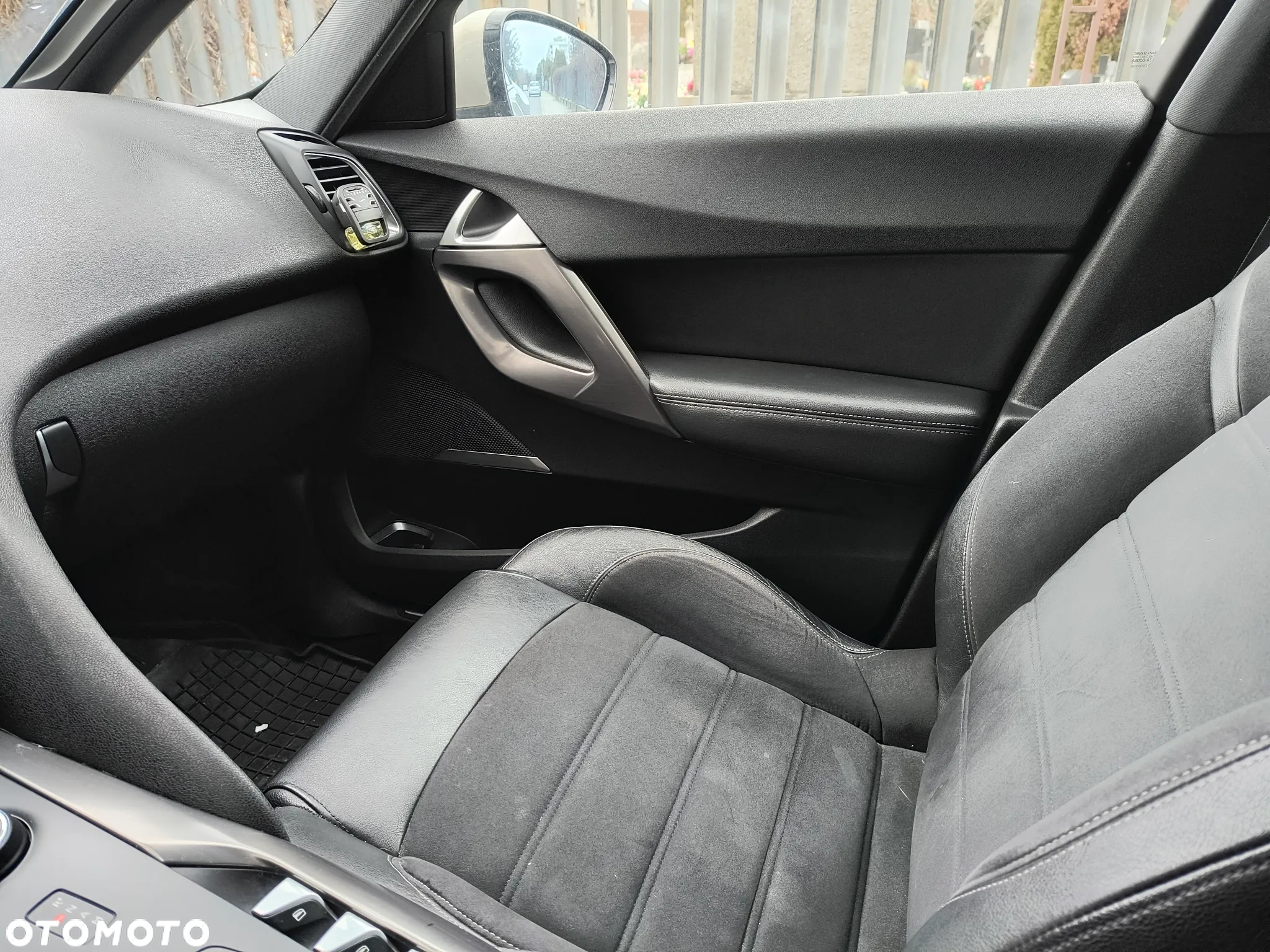 Citroën DS5 2.0 HDi Hybrid4 SoChic MCP - 4