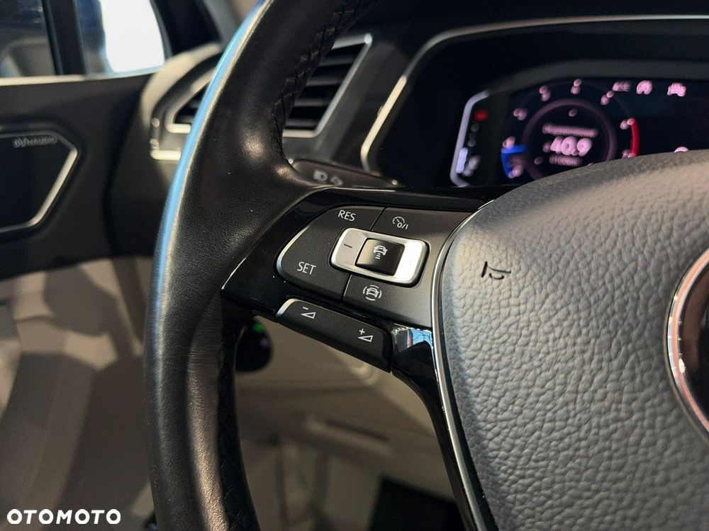 Volkswagen Tiguan - 22