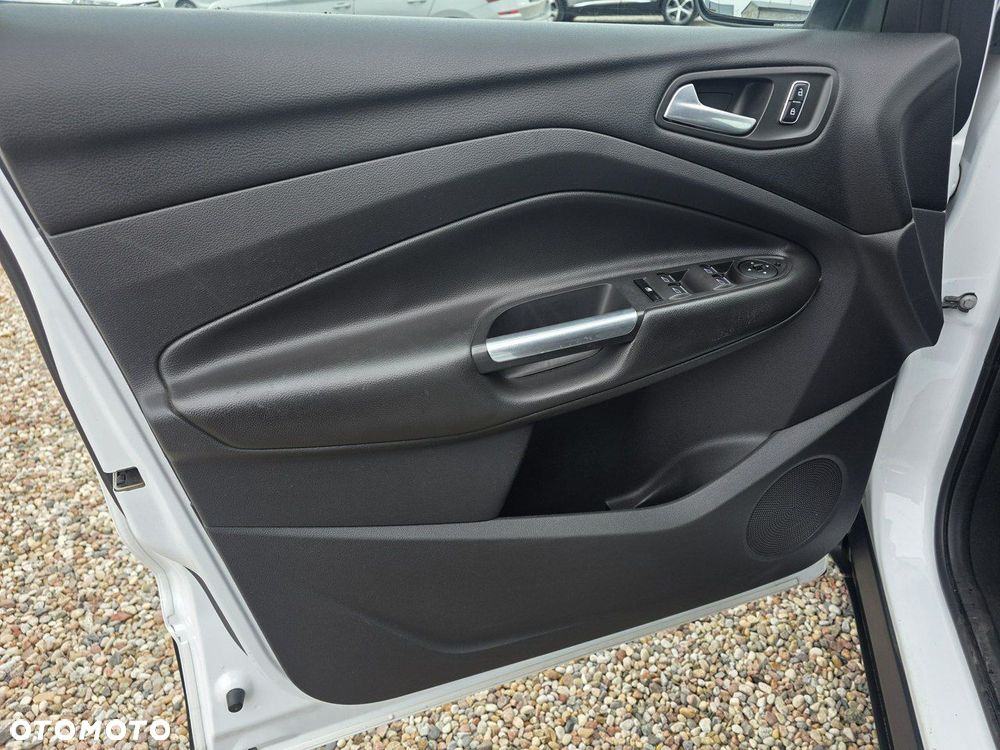 Ford Kuga 2.0 TDCi 2x4 Titanium - 13