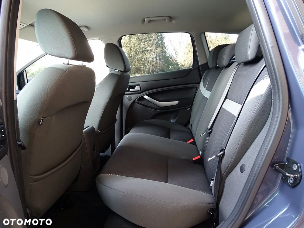 Ford Kuga 2.0 TDCi 2x4 Champions Edition - 18