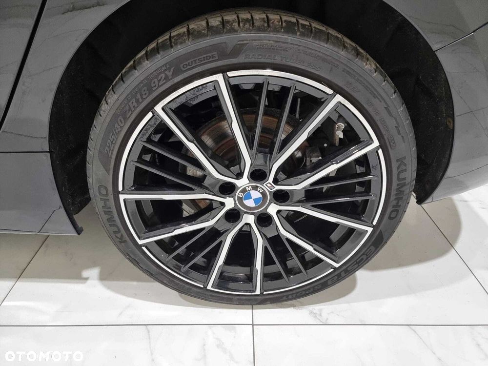BMW Seria 1 - 35