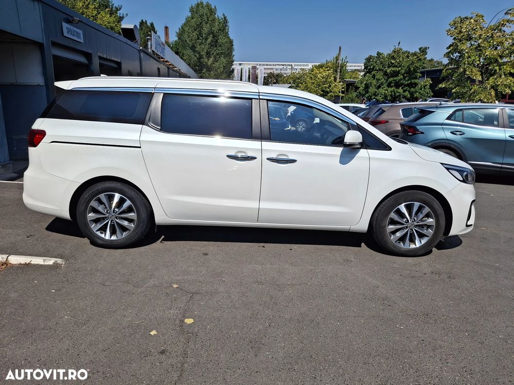 Kia Carnival - 7