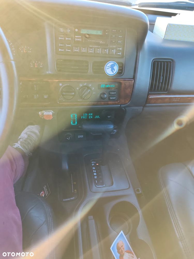 Jeep Grand Cherokee - 13