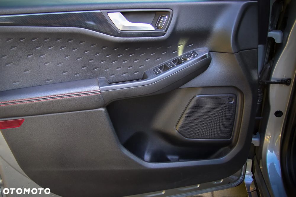 Ford Kuga 2.0 EcoBlue mHEV FWD ST-Line - 27