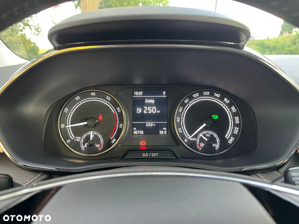 Skoda Fabia 1.0 TSI Style Color DSG - 15