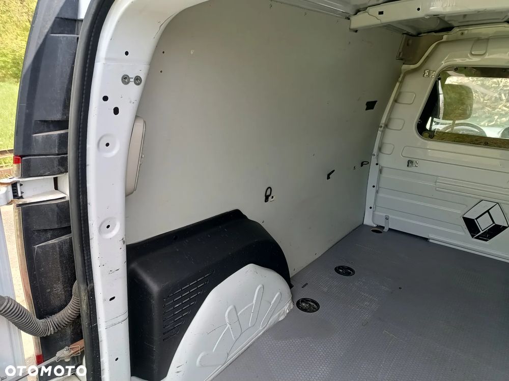Renault Kangoo wersja MAXI LONG 1.5 diesel 90kM 2016 rok WEBASTO, NIEWIELKI PRZEBIEG-160tyś. SPRAWNY 100% ZAREJESTROWANY!!! - 24