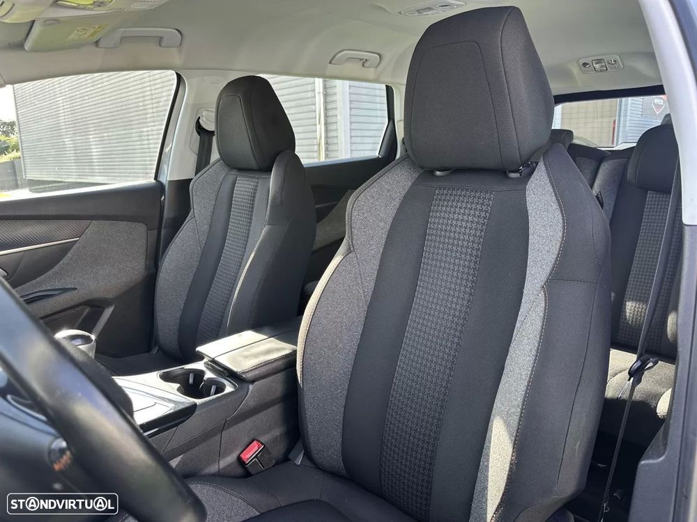 Peugeot 5008 1.2 PureTech Allure - 25
