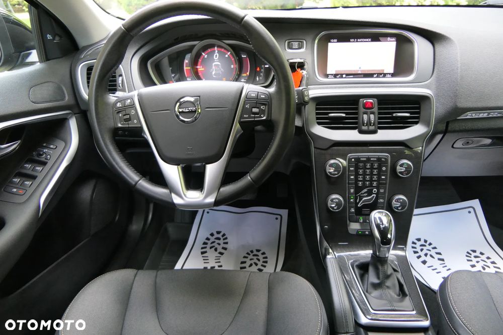 Volvo V40 Cross Country D3 Geartronic Momentum - 2