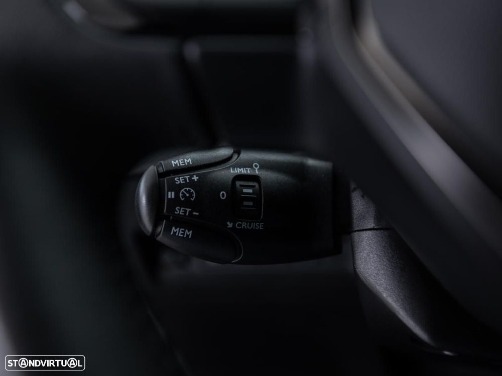 Peugeot e-2008 50 kWh Active - 15