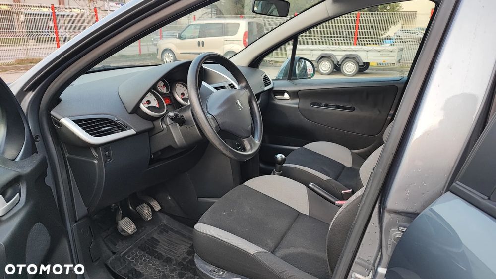 Peugeot 207 1.4 - 14