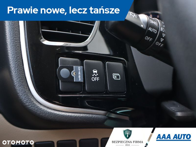 Mitsubishi Outlander - 23