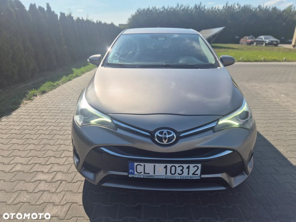 Toyota Avensis 2.0 D-4D Premium - 10