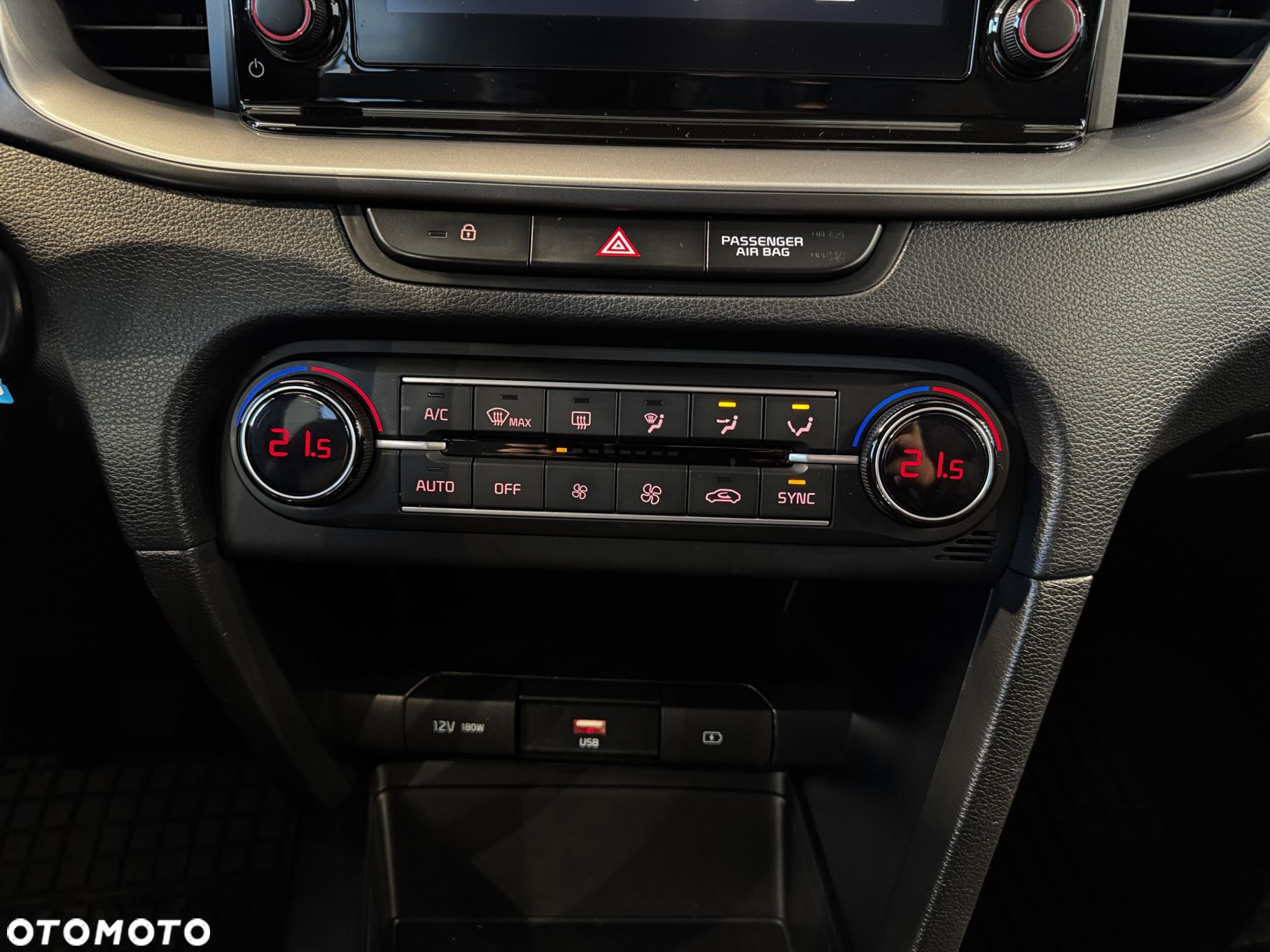 Kia XCeed - 26