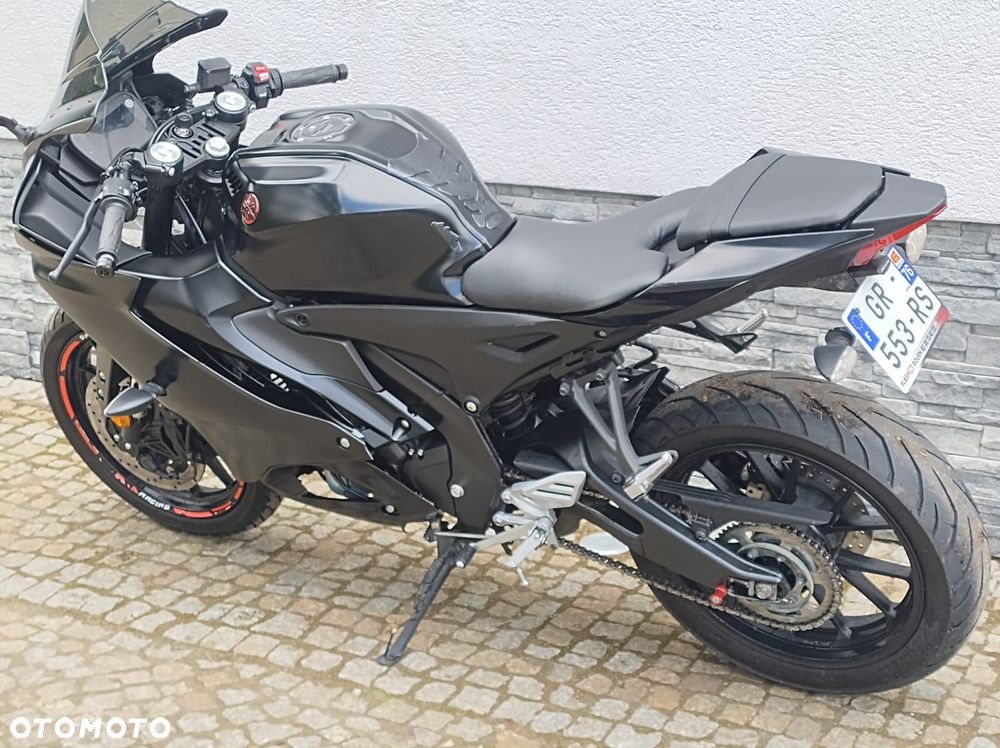 Yamaha YZF - 3
