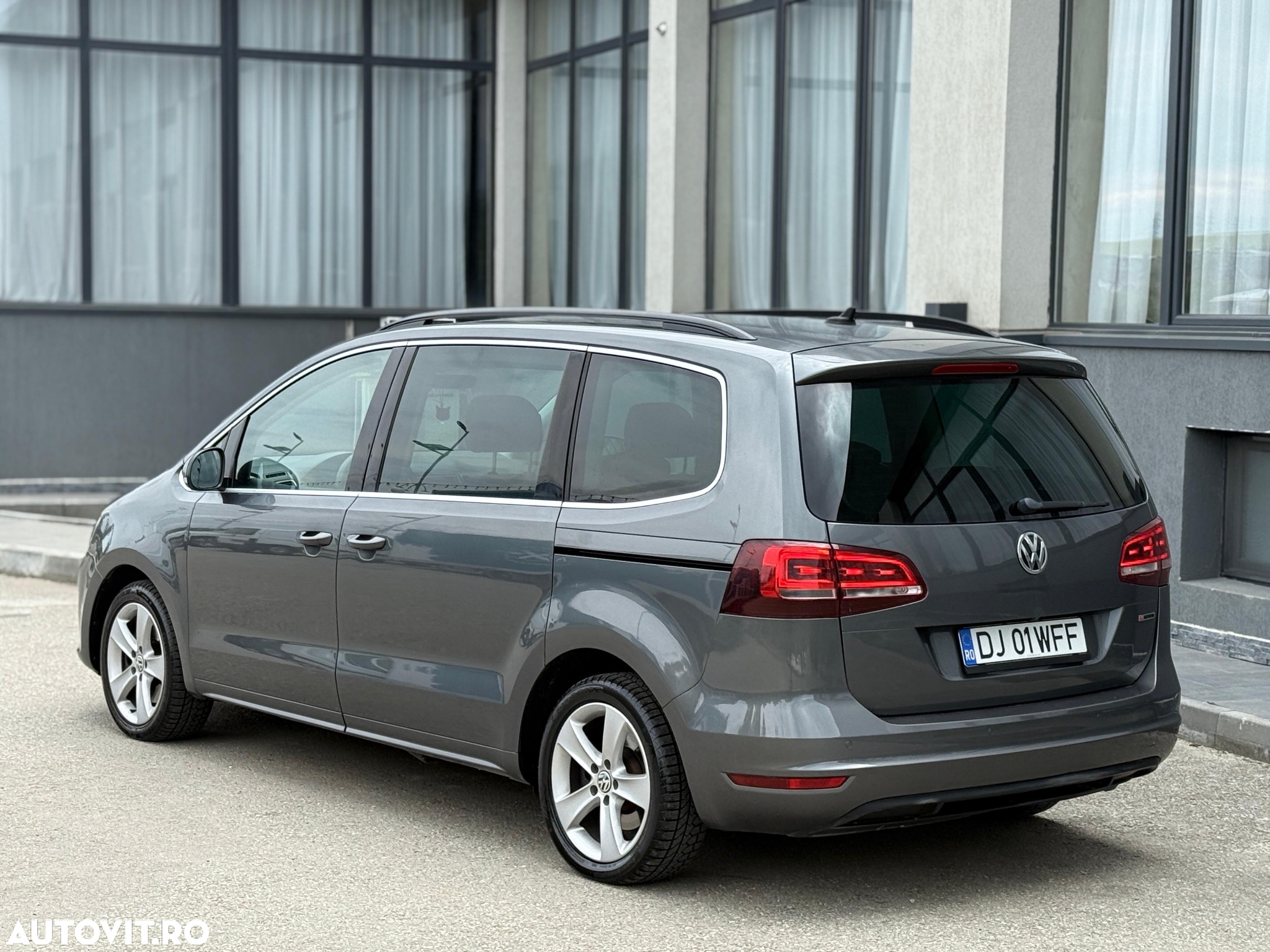 Volkswagen Sharan 2.0 TDI 4MOTION (BlueMotion Technology) Trendline - 9