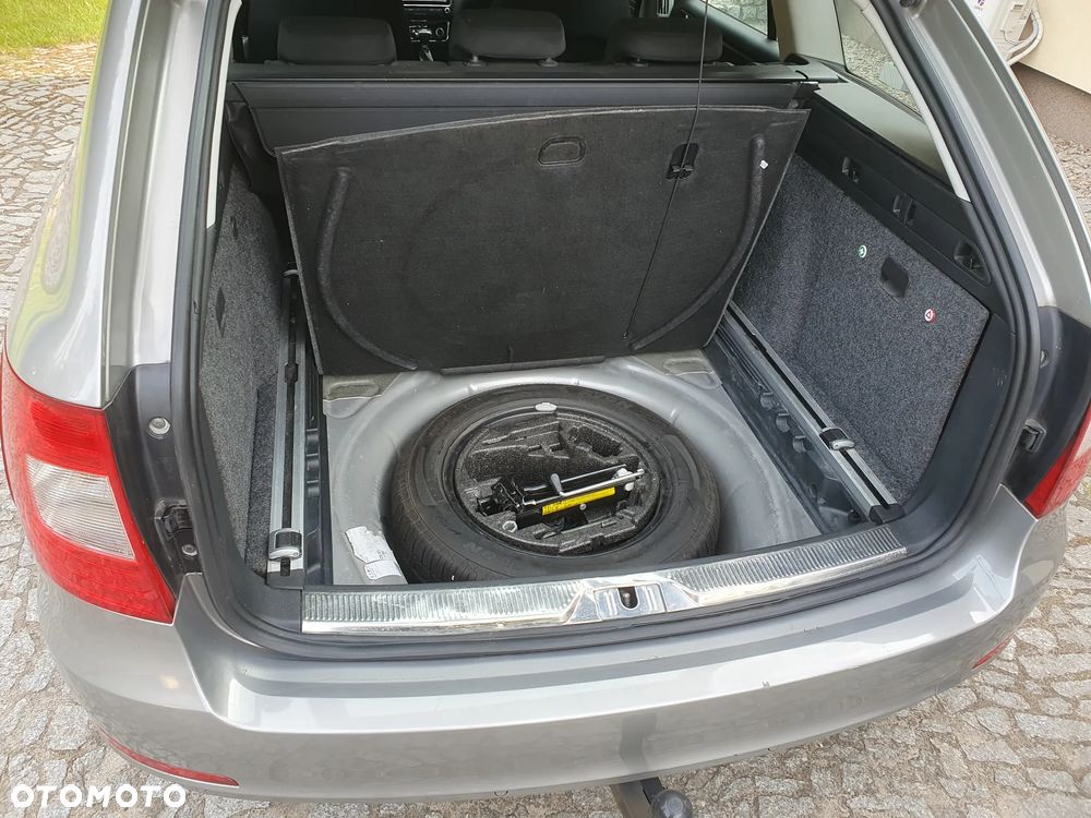 Skoda Superb 2.0 TDI DSG Active - 9