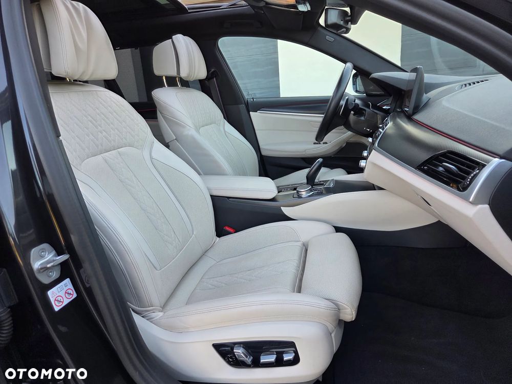 BMW Seria 5 520d xDrive mHEV M Sport sport - 12