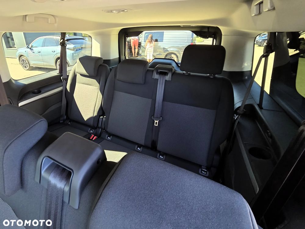 Peugeot Traveller 2.2 BlueHDi Long Business EAT8 - 24