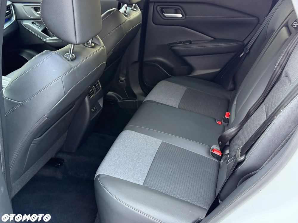 Nissan Qashqai 1.3 DIG-T mHEV N-Connecta Xtronic - 36
