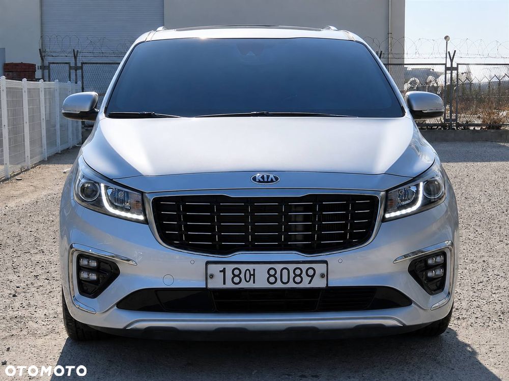 Kia Carnival - 3