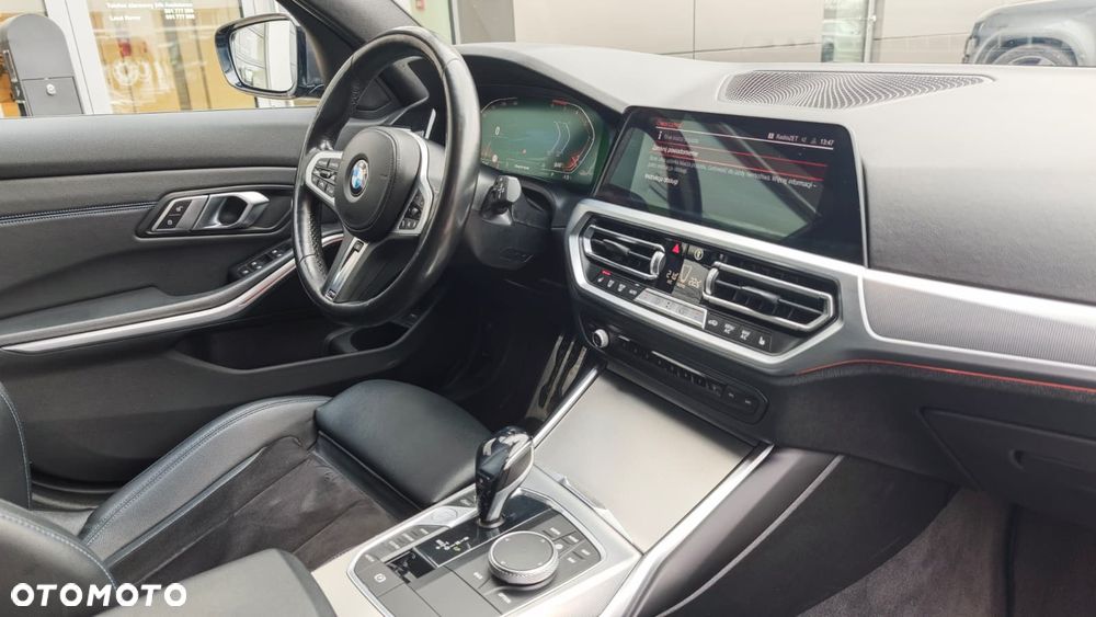 BMW Seria 3 320d xDrive Edition M Sport Shadow - 19