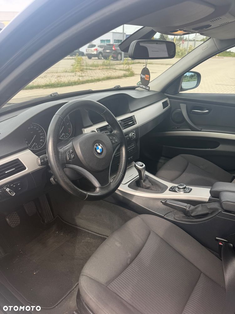 BMW Seria 3 320i - 8