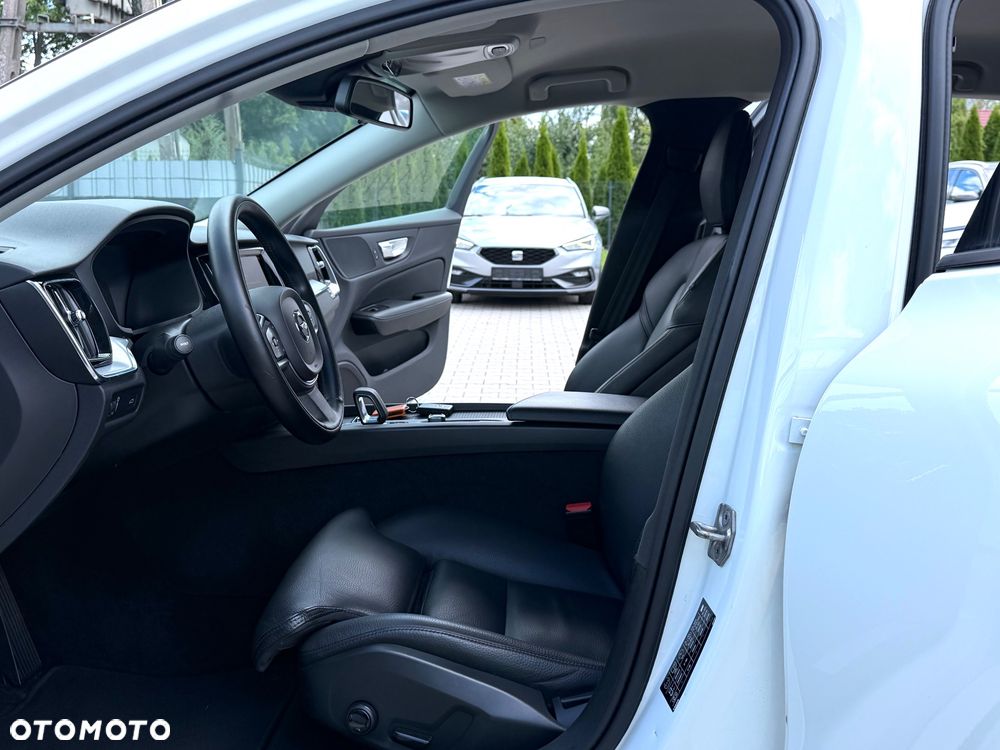 Volvo V60 B3 B Geartronic Momentum Pro - 24
