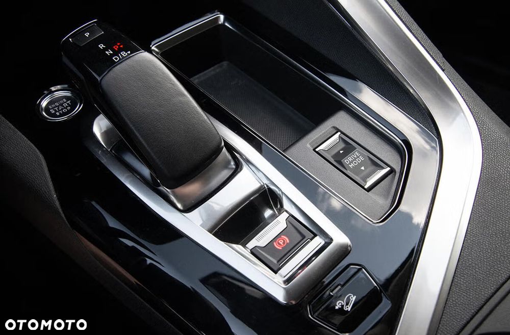 Peugeot 3008 1.6 PureTech Hybrid4 PHEV Allure S&S EAT8 - 13