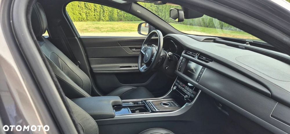 Jaguar XF 3.0 V6 AWD S - 2