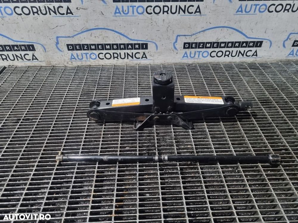 Cric SsangYong Rexton Facelift 2006 2006 - 2012 (1301) - 1