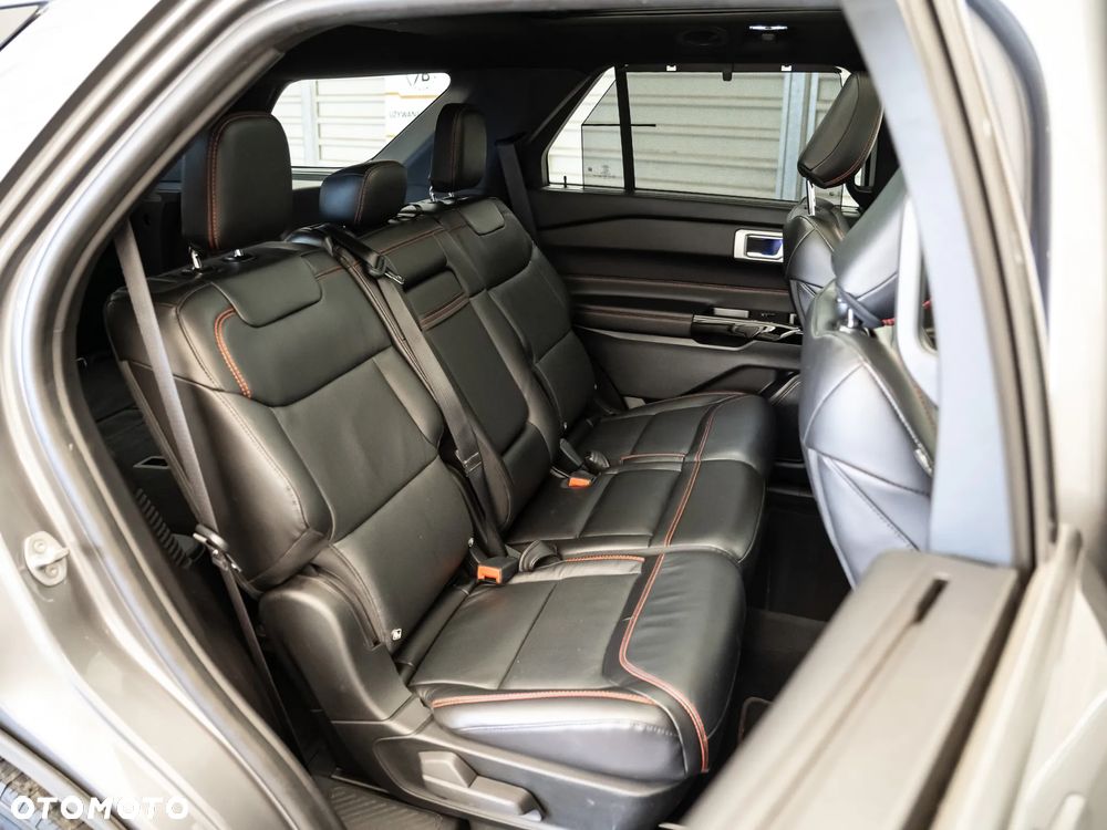 Ford Explorer - 29